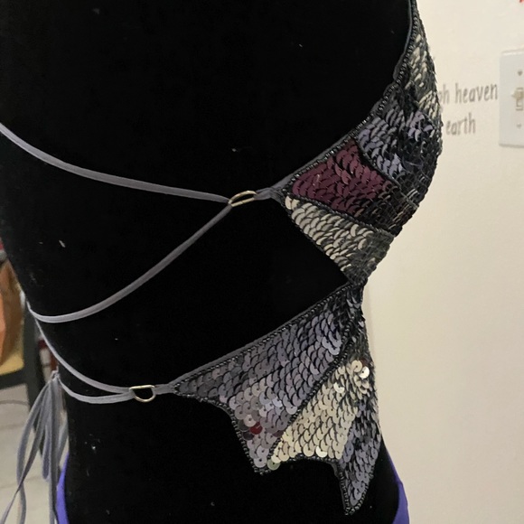 Butterfly Sequin backless silver halter crop top - Picture 5 of 11